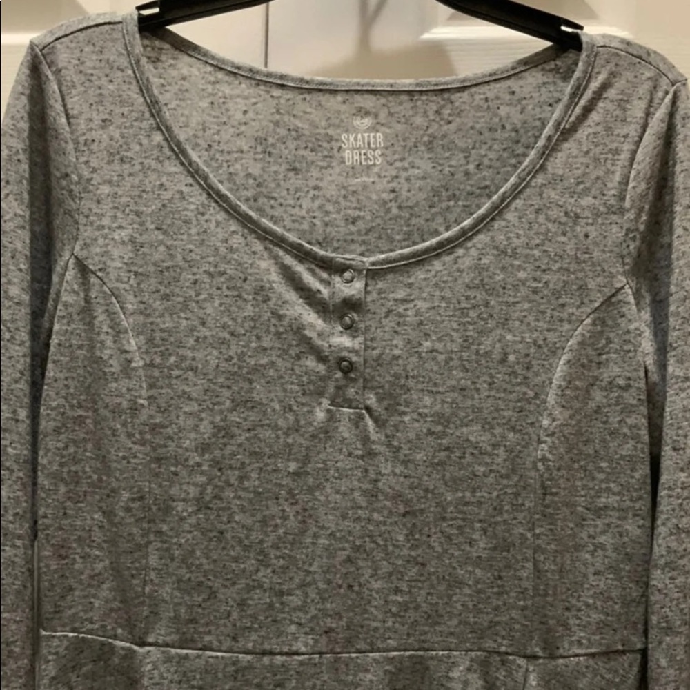 "Skater" Women Gray Color Dress W/ 3/4 L Sleeves. Size: L